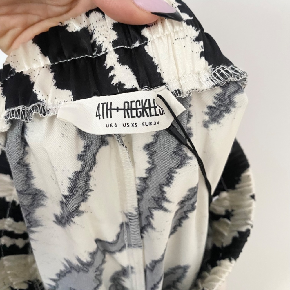 SOLD-4th + reckless pants - Picture 6 of 6